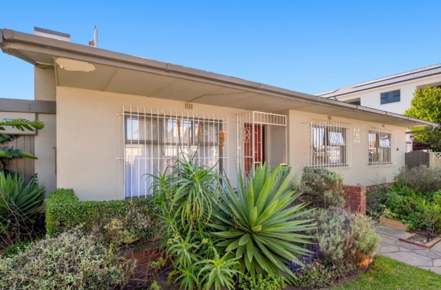 3 Bedroom Property for Sale in Plumstead Western Cape